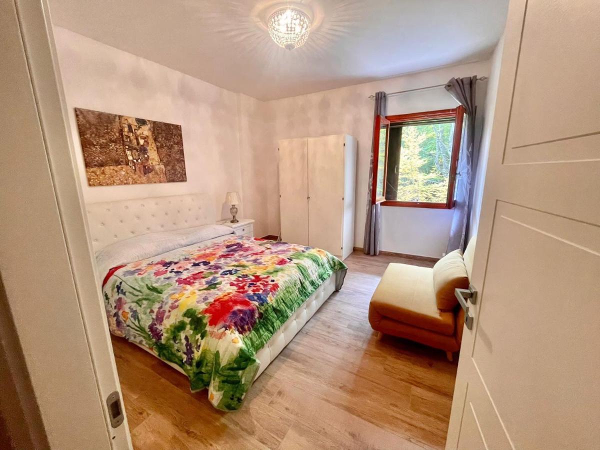 La Tana Del Capriolo Apartment Prati di Tivo Bagian luar foto
