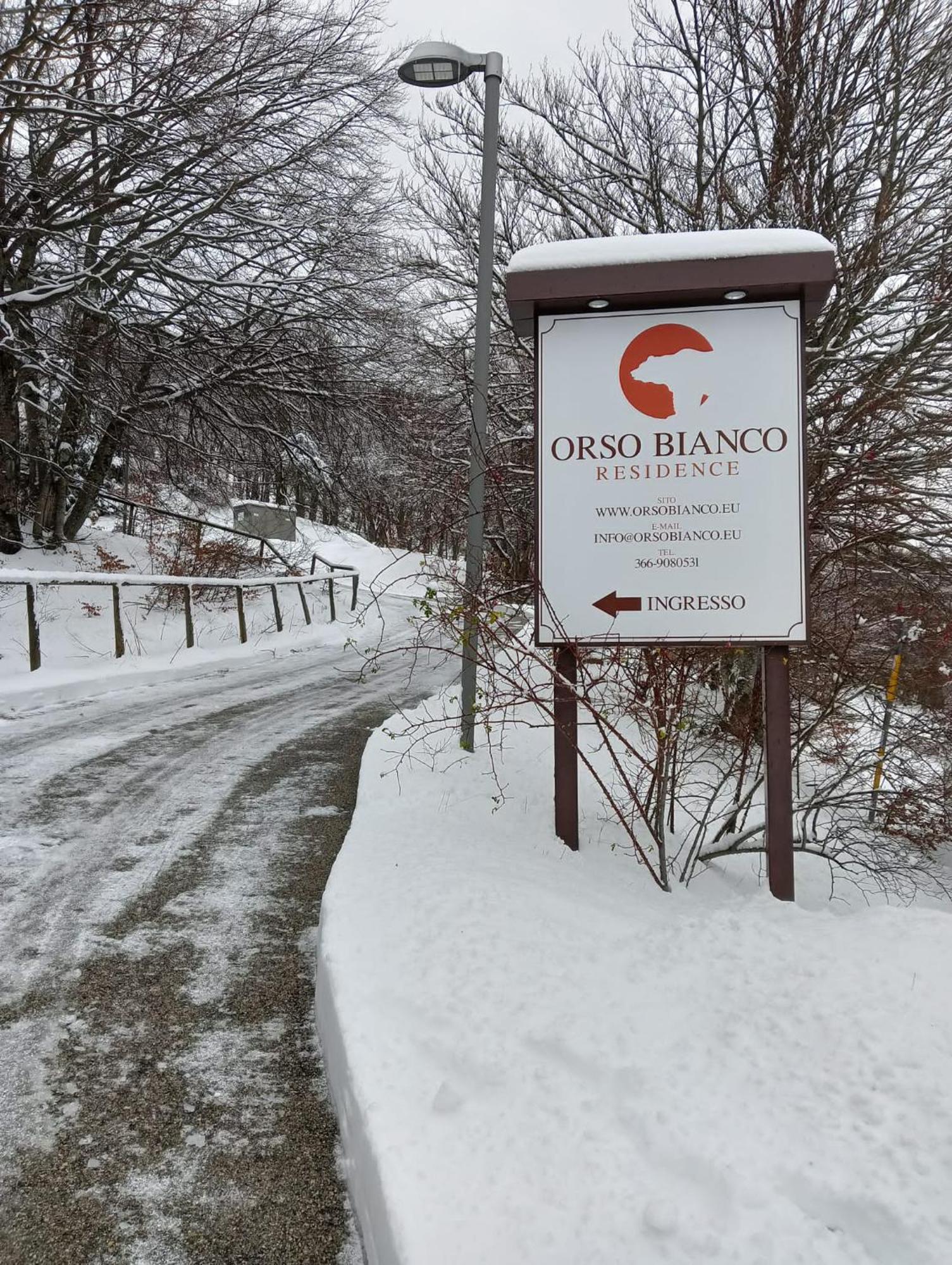 La Tana Del Capriolo Apartment Prati di Tivo Bagian luar foto